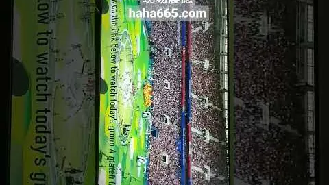 詹姆斯传球失误被断 怀特反击轻松得分